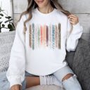 XL White Meadow Vines And Flowers In Nature Botanical Stripes Garden Meadow Bloom Pastoral Scene Sweatshirt