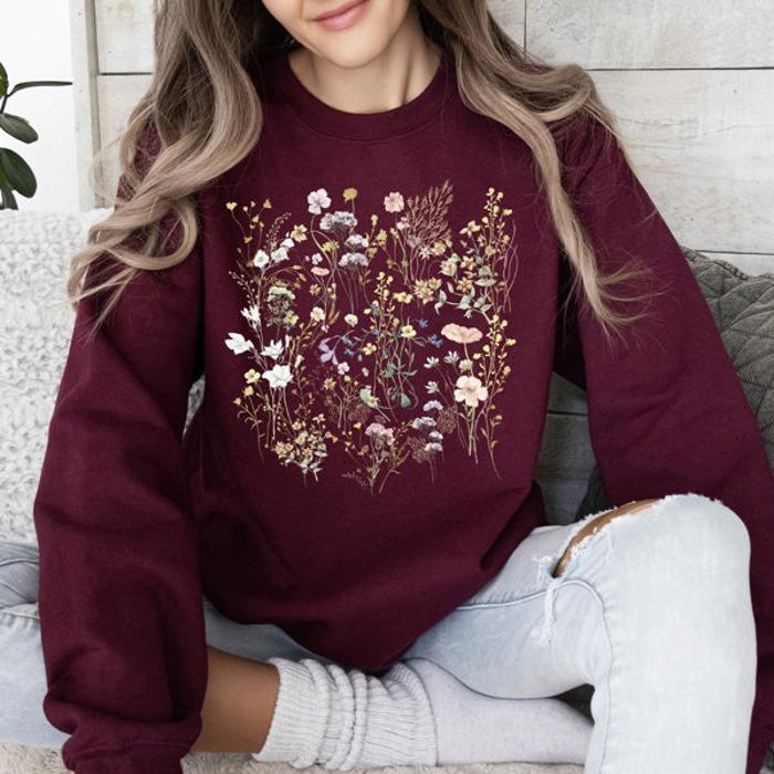 Delicate Wildflowers Forest Meadow Pressed Flowers Floral Collection Edition Sweatshirt