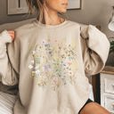  Delicate Wildflowers Forest Meadow Pressed Flowers Floral Collection Edition Sweatshirt