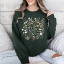 Small Forest Green Delicate Wildflowers Forest Meadow Pressed Flowers Floral Collection Edition Sweatshirt