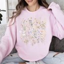 XXXL Light Pink Delicate Wildflowers Forest Meadow Pressed Flowers Floral Collection Edition Sweatshirt