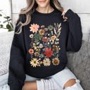 XL Black Dried Wildflower Meadow Nature Floral Pressed Leaves Botanical Garden Calm Morning Sweatshirt