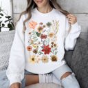 Medium White Dried Wildflower Meadow Nature Floral Pressed Leaves Botanical Garden Calm Morning Sweatshirt