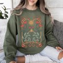 XL Military Green Sun Art Deco Design Celestial Art Nouveau Solar Rays And Stars Motif Modern Sweatshirt