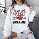  Farmers Market Fresh Strawberries Berries Farm Life Countryside Charm Sweatshirt