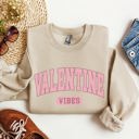 XXXL Sand Valentine Vibes Collegiate College University Campus Romance Deluxe Edition Sweatshirt