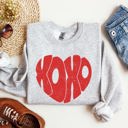 Small Ash Light Gray Retro XOXO Heart Vintage Valentines Day Nostalgic Love Edition Cozy Fleece Sweatshirt