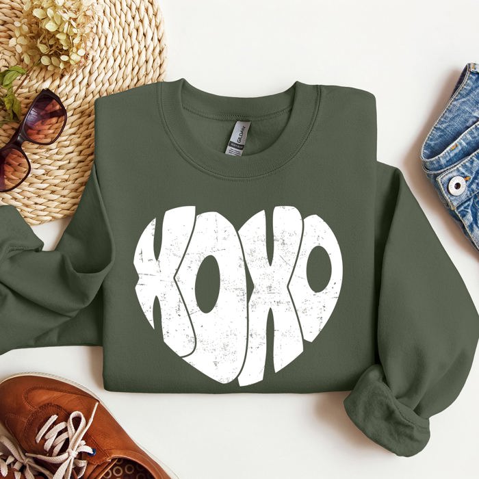 Retro XOXO Heart Vintage Valentines Day Nostalgic Love Edition Cozy Fleece Sweatshirt