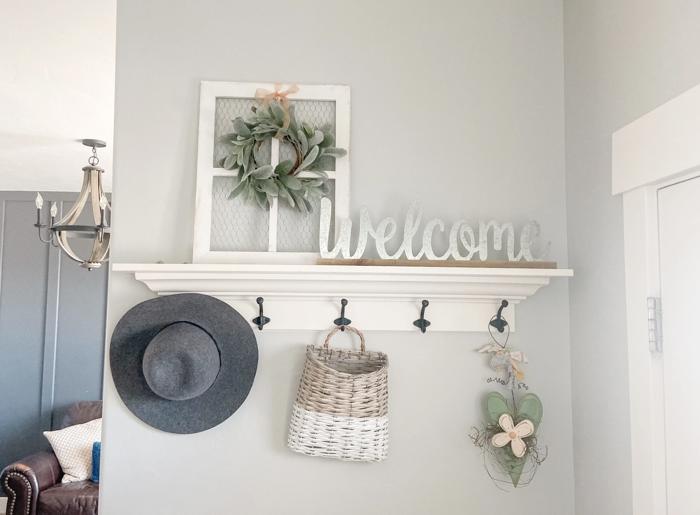 Rustic 16x20 Chicken Wire Frame with Wreath – Farmhouse Wall Decor