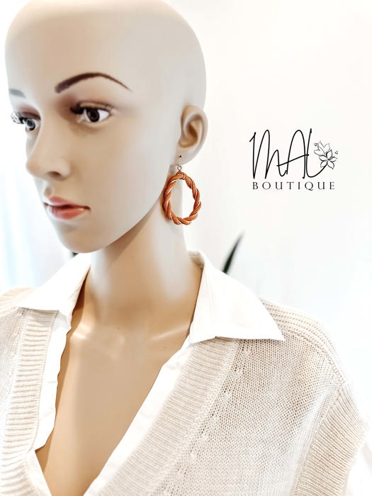 Rhea Cut-Out Teardrop Twist Earrings | Women's Drop Earrings | Fashion Jewelry | Brown Neutral Fall Trendy Jewelry
