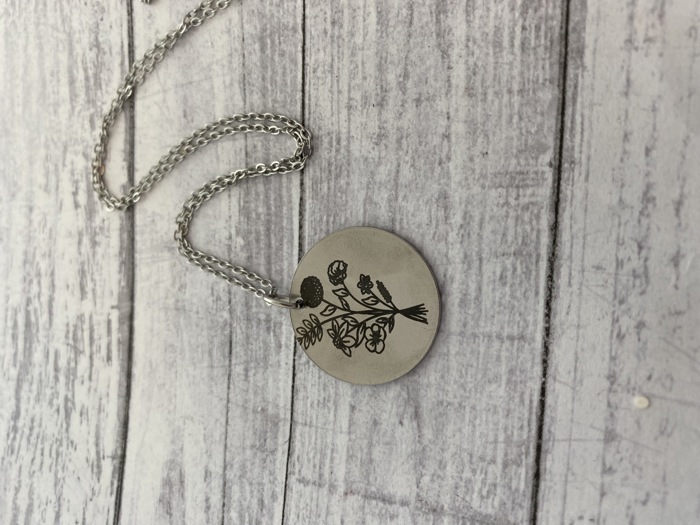 Birth flower bouquet necklace. Mother's Day Gift. Personalized. Custom Necklace.