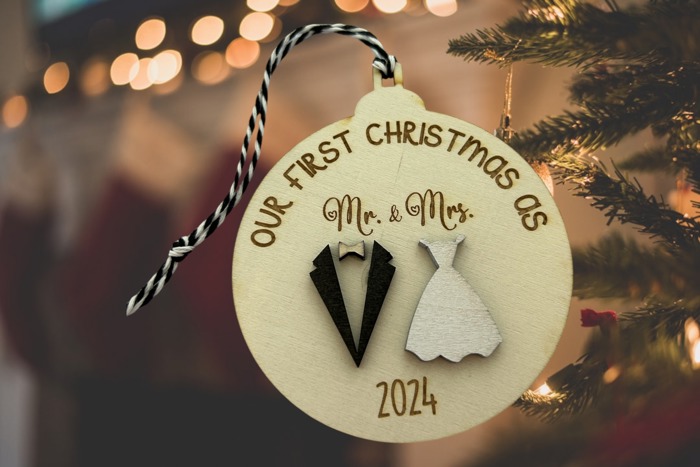 Marriage Ornament. Personalized Wedding Gift. Personalized Christmas gift. Mr. and Mrs. Ornament