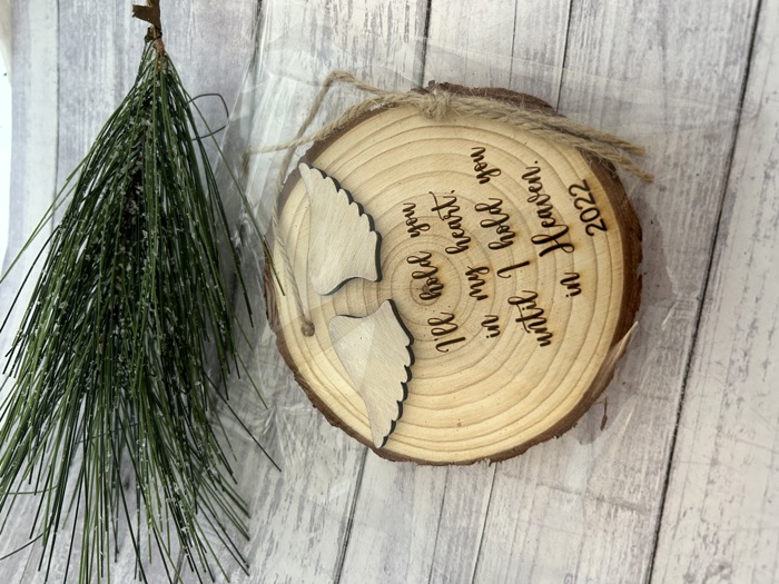 Memorial ornament with angel wings. Personalized Memorial gift. Personalized Christmas Gift. 