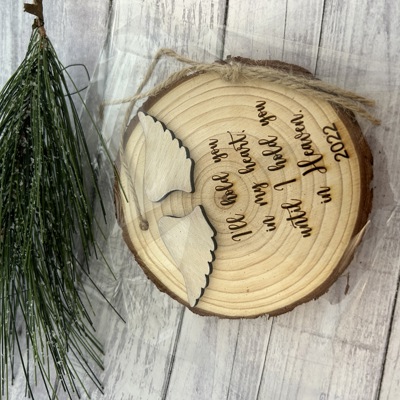 Memorial ornament with angel wings. Personalized Memorial gift. Personalized Christmas Gift. 