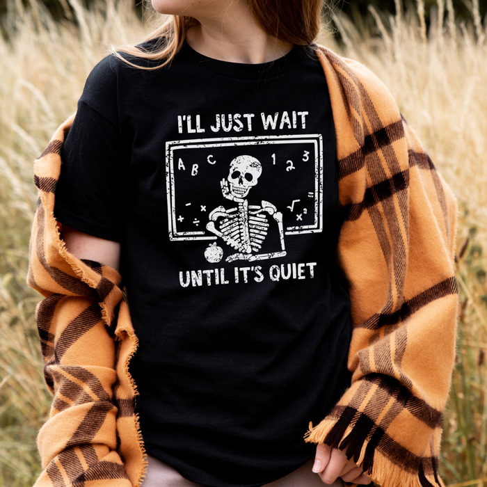 Original Artist Halloween Teacher Tee – Funny Teacher Pun Shirt with Spooky Skeleton and Ghost Design, Favorite Teacher Halloween Top