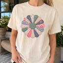  Faux Patchwork Floral Bloom Graphic Comfort Colors Tee, Vintage Inspired Flower Shirt, Quilted Look Floral Top, Cottagecore Casual Tee, Garden Outfit