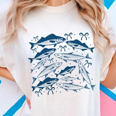 Ocean Fish and Bow Comfort Colors Graphic Tee, Cute Coastal Cowgirl Shirt for Women, Trendy Summer Beach T-Shirt, Western Coastal Aesthetic Top, Gift for Beach Lovers