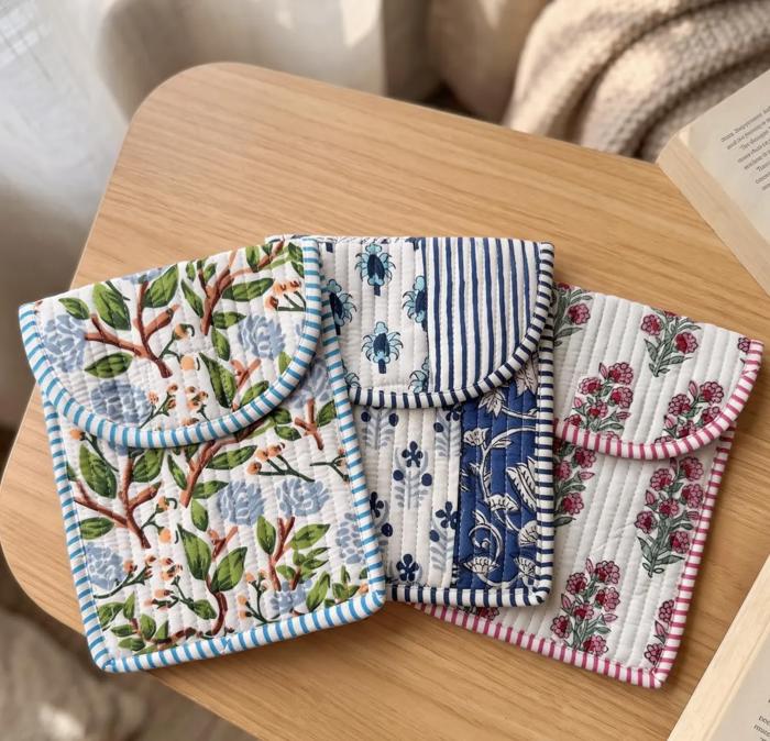 Floral Patchwork Quilted Kindle Sleeve, Padded iPad Mini Case, Cotton Storage Pouch, Magnetic Closure E Reader Cover, Travel Organizer, Small Tech Accessory Bag
