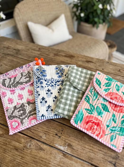 Floral Patchwork Quilted Kindle Sleeve, Padded iPad Mini Case, Cotton Storage Pouch, Magnetic Closure E Reader Cover, Travel Organizer, Small Tech Accessory Bag