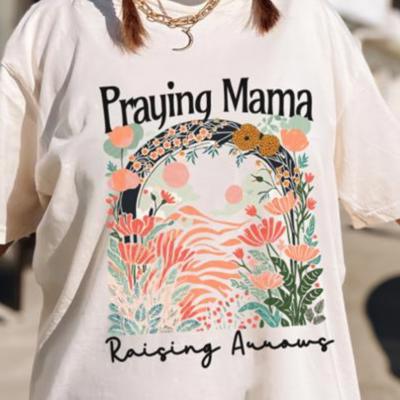 Praying Mama Raising Arrows Comfort Colors Tee – Faith-Based Mom Shirt for Women, Christian Motherhood Graphic Tee Inspired by Psalm 127