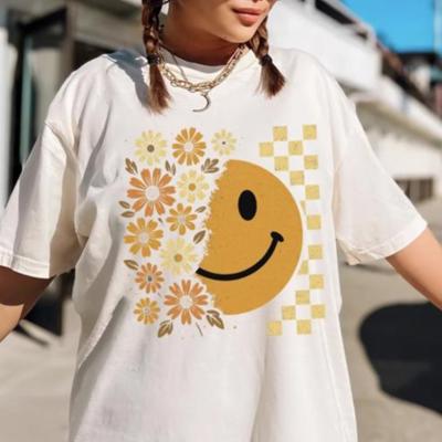 Smiley Floral Graphic Tee, Happy Flower Face Comfort Colors T-Shirt, Cheerful Aesthetic Shirt for Women