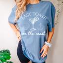  Last Toast on the Coast Comfort Colors Tee – Trendy Coastal Bachelorette Shirt for Women, Cute Beach Party Graphic Tee