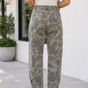  Kirstyn Patch Detail Casual Jeans