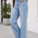  Miah Length Regular Detail Jeans