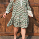  Olivia 4 Sleeve Floral PLUS Dress