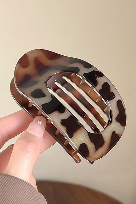 Oval Hair Claw Clip