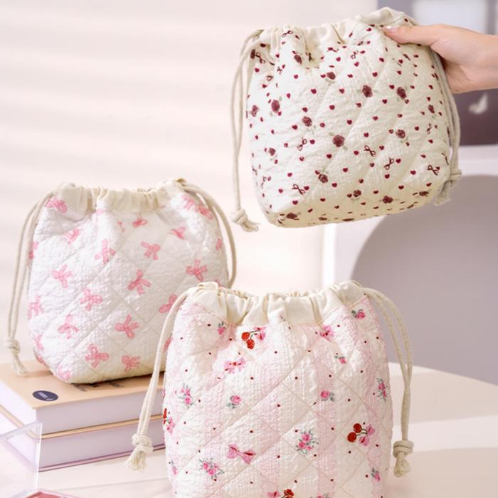 Patterned Quilted Drawstring Cosmetic Bag