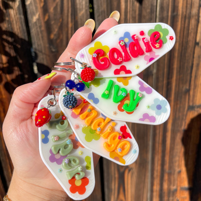 Custom groovy keychain | back to school | name tag 