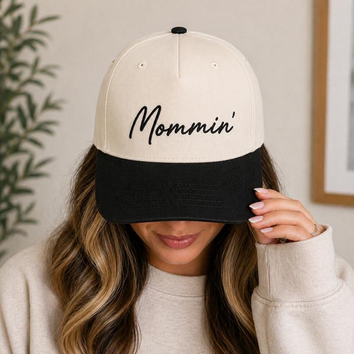 Embroidered  Mommin' Baseball Cap