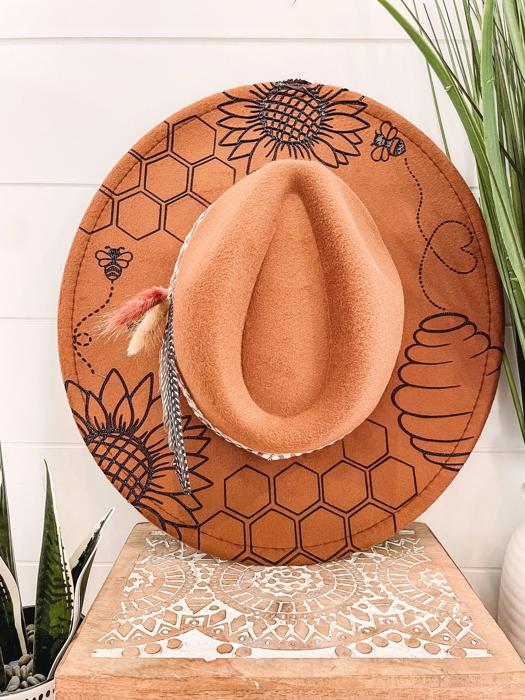 Sunflower Bee Burned Hat, Floral Engraved Cowboy Hat, Sunflower Hat, Sunflower Burned Fedora, Engraved Fedora, Engraved Felt Hat, Boho Hat