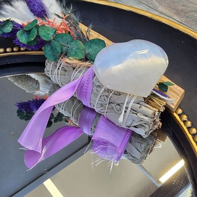 White Sage Smudge Kit w/ Sage Bundle Palo Santo Stick Selenite heart  (Spiritual Cleansing Kit Sage Kit Organic Smudge Sticks)